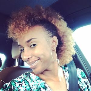 Meet your Posher, Denise